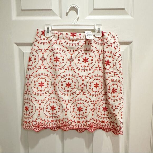NWT LOFT Embroidered Eyelet Medallion Mini Straight Skirt Size 2 - Picture 5 of 12